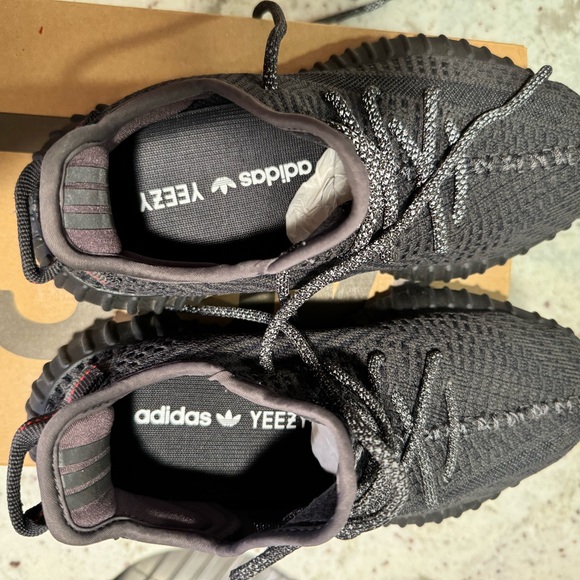 Yeezy shoes never worn as you can tell by the bottom of the shoe pics. size 5 - Picture 3 of 8